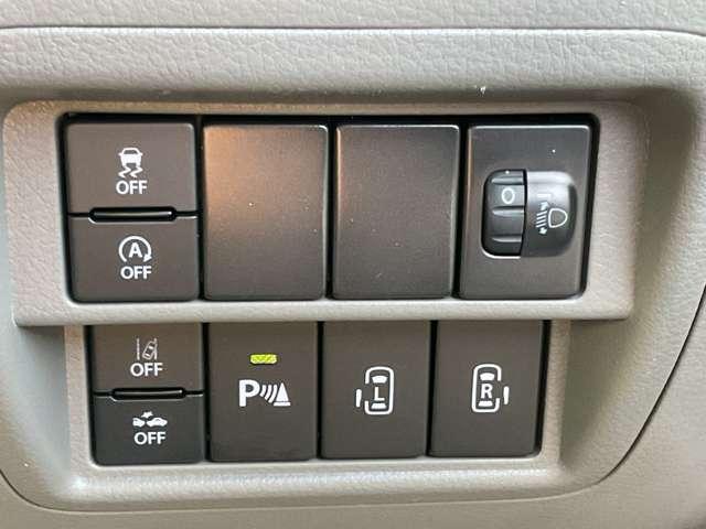 �����I�[�g�X���C�h�h�A�ł��B�C���e���W�F���g�L�[��^�]�Ȃ̃X�C�b�`�ŊȒP�Ƀh�A�̊J���ł���̂ŁA�ƂĂ��֗��ȑ����ł���