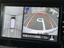 まるで真上から見ているような、視認性の良いアラウンドビューモニターです。駐車が苦手な方でもこれでらくらく駐車できますよ。