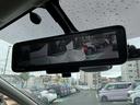 【インテリジェントルームミラー】車両後方のカメラ映像がミラー(液晶画面)に写るので、後席の人や荷物が写りこみません。夜間や悪天候でも視界が良好です♪