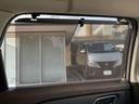 ロールサンシェード装備で後席のプライバシーも確保♪