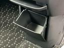 グローブボックスはとっても大きくて使いやすいですよ！他にも収納が充実しているので小物もスッキリ収まりますよ！