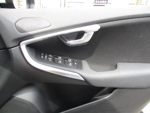 V40 T3 モメンタム 純正ナビ パドルシフト バックカメラ ドラレコ前後 メモリー付D席パワーシート スマートキー(2本)(34枚目)