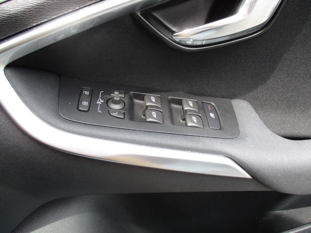 V40 T3 モメンタム 純正ナビ パドルシフト バックカメラ ドラレコ前後 メモリー付D席パワーシート スマートキー(2本)(35枚目)