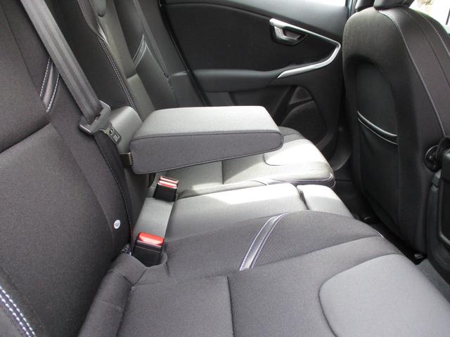 V40 T3 モメンタム 純正ナビ パドルシフト バックカメラ ドラレコ前後 メモリー付D席パワーシート スマートキー(2本)(42枚目)