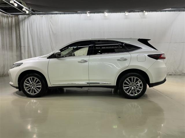 フロントからリヤまで一体感あるスタイリッシュなサイドフォルムです。