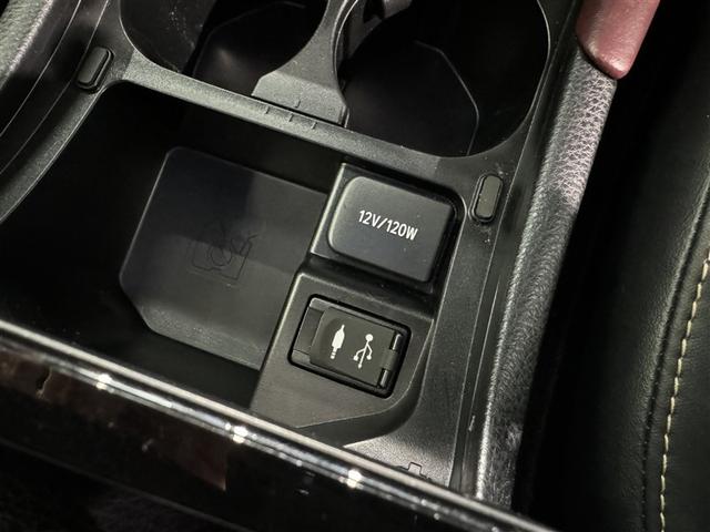 充電用ＵＳＢ端子付き。スマートフォンなどの充電に便利です。