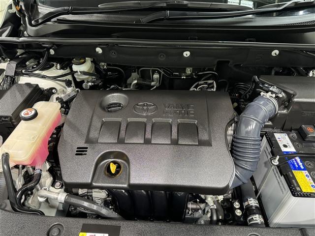 普段はあまり見ないエンジンルーム内も綺麗に仕上げています。見えないところも清潔に保ちたいですよね。