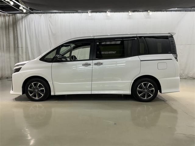 ヴォクシー ZS 煌III 衝突被害軽減システム メモリーナビ フルセグ バックカメラ ETC ドラレコ CD ミュージックプレイヤー接続可 DVD再生 オートクルーズコントロール LEDヘッドランプ 両側電動スライド キーレス(4枚目)