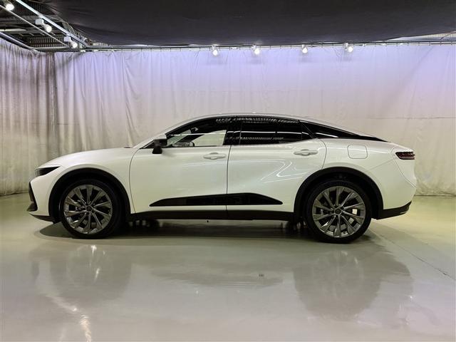 クラウンクロスオーバー Ｇレザーパッケージ　衝突被害軽減システム　メモリーナビ　フルセグ　バックカメラ　ＥＴＣ　ドラレコ　オートクルーズコントロール　ＬＥＤヘッドランプ　スマートキー　キーレス　４ＷＤ　ハイブリッド（4枚目）