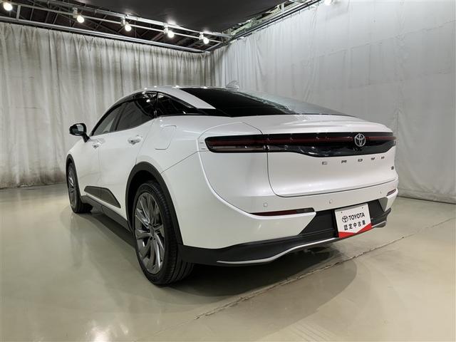 クラウンクロスオーバー Ｇレザーパッケージ　衝突被害軽減システム　メモリーナビ　フルセグ　バックカメラ　ＥＴＣ　ドラレコ　オートクルーズコントロール　ＬＥＤヘッドランプ　スマートキー　キーレス　４ＷＤ　ハイブリッド（5枚目）