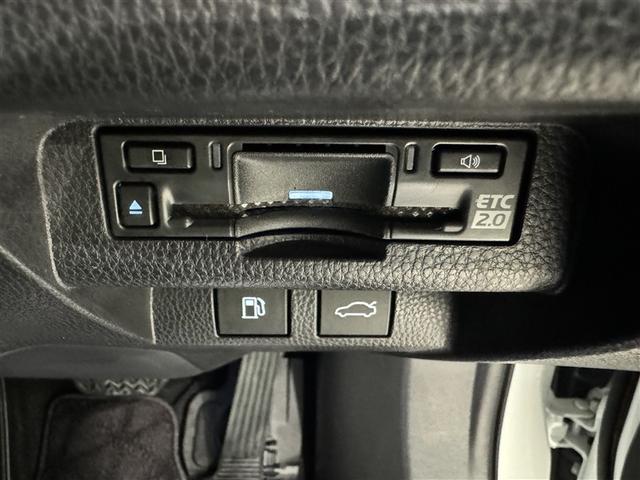 クラウンクロスオーバー Ｇレザーパッケージ　衝突被害軽減システム　メモリーナビ　フルセグ　バックカメラ　ＥＴＣ　ドラレコ　オートクルーズコントロール　ＬＥＤヘッドランプ　スマートキー　キーレス　４ＷＤ　ハイブリッド（15枚目）