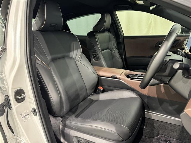 クラウンクロスオーバー Ｇレザーパッケージ　衝突被害軽減システム　メモリーナビ　フルセグ　バックカメラ　ＥＴＣ　ドラレコ　オートクルーズコントロール　ＬＥＤヘッドランプ　スマートキー　キーレス　４ＷＤ　ハイブリッド（29枚目）