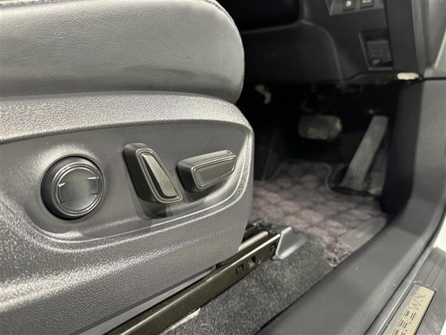 クラウンクロスオーバー Ｇレザーパッケージ　衝突被害軽減システム　メモリーナビ　フルセグ　バックカメラ　ＥＴＣ　ドラレコ　オートクルーズコントロール　ＬＥＤヘッドランプ　スマートキー　キーレス　４ＷＤ　ハイブリッド（30枚目）