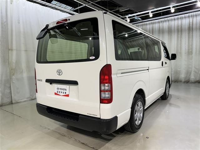 ハイエースバン ロングＤＸ　衝突被害軽減システム　メモリーナビ　フルセグ　バックカメラ　ＥＴＣ　ドラレコ　ＣＤ　ミュージックプレイヤー接続可　ＤＶＤ再生　ＬＥＤヘッドランプ　乗車定員６人　キーレス　ワンオーナー（5枚目）