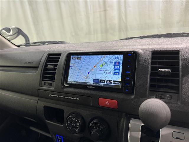 ハイエースバン ロングＤＸ　衝突被害軽減システム　メモリーナビ　フルセグ　バックカメラ　ＥＴＣ　ドラレコ　ＣＤ　ミュージックプレイヤー接続可　ＤＶＤ再生　ＬＥＤヘッドランプ　乗車定員６人　キーレス　ワンオーナー（8枚目）