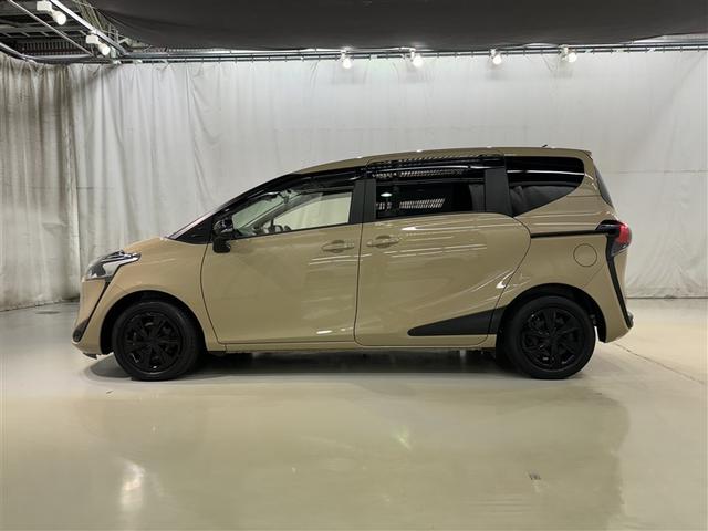 シエンタ ハイブリッド　Ｇ　セーフティーエディションＩＩ　衝突被害軽減システム　メモリーナビ　フルセグ　バックカメラ　ＥＴＣ　ドラレコ　ＣＤ　ミュージックプレイヤー接続可　ＤＶＤ再生　後席モニター　オートクルーズコントロール　ＬＥＤヘッドランプ　乗車定員７人（5枚目）