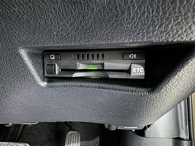 シエンタ ハイブリッド　Ｇ　セーフティーエディションＩＩ　衝突被害軽減システム　メモリーナビ　フルセグ　バックカメラ　ＥＴＣ　ドラレコ　ＣＤ　ミュージックプレイヤー接続可　ＤＶＤ再生　後席モニター　オートクルーズコントロール　ＬＥＤヘッドランプ　乗車定員７人（15枚目）