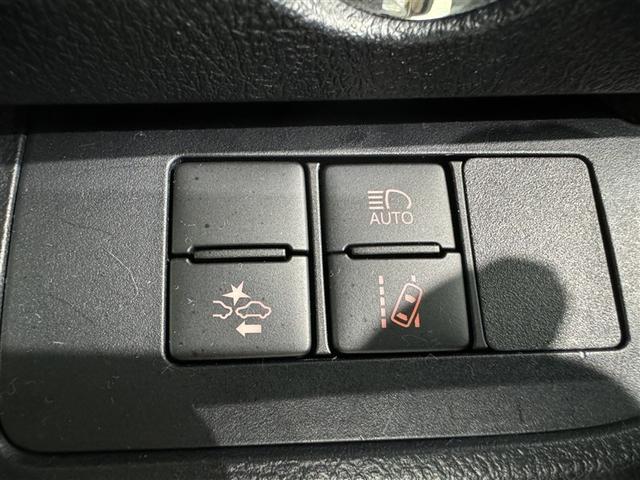 シエンタ ハイブリッド　Ｇ　セーフティーエディションＩＩ　衝突被害軽減システム　メモリーナビ　フルセグ　バックカメラ　ＥＴＣ　ドラレコ　ＣＤ　ミュージックプレイヤー接続可　ＤＶＤ再生　後席モニター　オートクルーズコントロール　ＬＥＤヘッドランプ　乗車定員７人（21枚目）