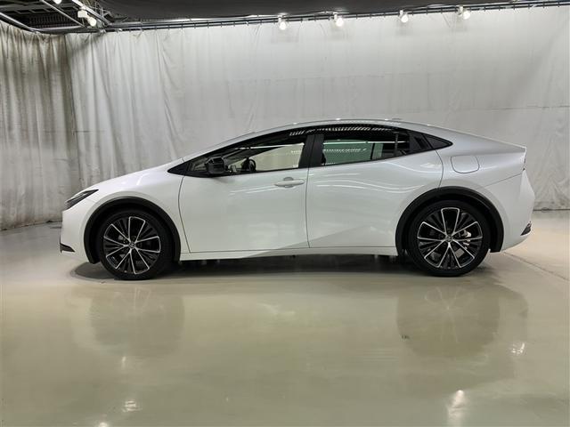 プリウス Ｇ　衝突被害軽減システム　フルセグ　バックカメラ　ＥＴＣ　ドラレコ　ミュージックプレイヤー接続可　オートクルーズコントロール　ＬＥＤヘッドランプ　スマートキー　キーレス　ハイブリッド（5枚目）