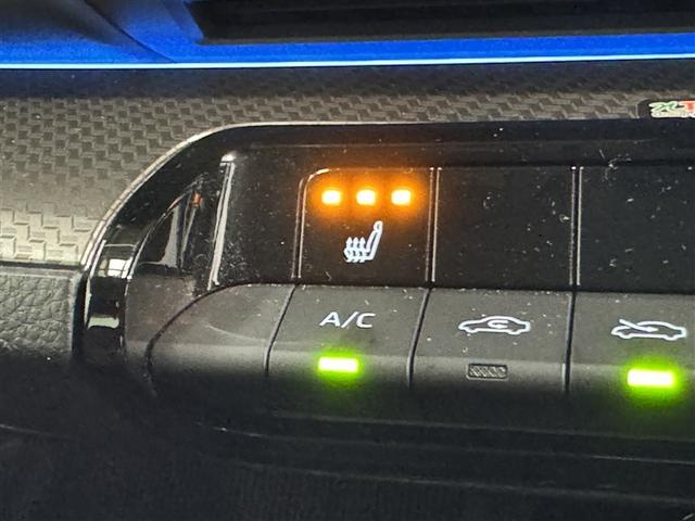 プリウス Ｇ　衝突被害軽減システム　フルセグ　バックカメラ　ＥＴＣ　ドラレコ　ミュージックプレイヤー接続可　オートクルーズコントロール　ＬＥＤヘッドランプ　スマートキー　キーレス　ハイブリッド（15枚目）