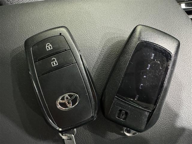 プリウス Ｇ　衝突被害軽減システム　フルセグ　バックカメラ　ＥＴＣ　ドラレコ　ミュージックプレイヤー接続可　オートクルーズコントロール　ＬＥＤヘッドランプ　スマートキー　キーレス　ハイブリッド（26枚目）