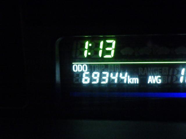 �ʐ^�B�e���̑��s�����ł��B�X�܊Ԃ̈ړ��Ȃǂő��s�������L�тĂ���ꍇ������܂��B