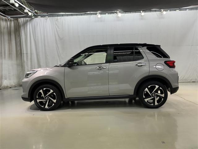 �t�����g���烊���܂ň�̊�����X�^�C���b�V���ȃT�C�h�t�H�����ł��B