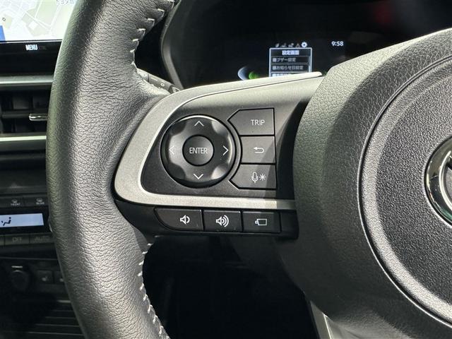 �X�e�A�����O�X�C�b�`�����I�^�]���Ȃ���茳�ŃI�[�f�B�I�̑���Ȃǂ��ł��܂��B