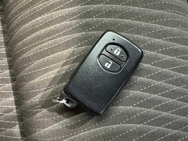 アクア Ｇ　ＣＤ　スマートキー　キーレス　ハイブリッド（16枚目）