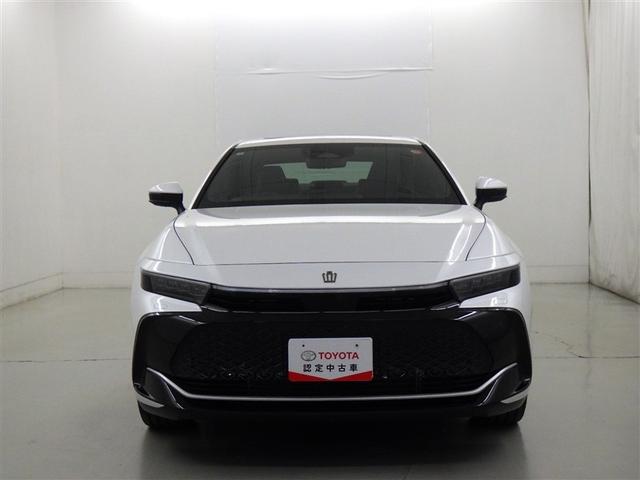 クラウンクロスオーバー ＲＳアドバンスド　衝突被害軽減システム　メモリーナビ　フルセグ　バックカメラ　ＥＴＣ　ドラレコ　ミュージックプレイヤー接続可　サンルーフ　革シート　電動シート　オートクルーズコントロール　ＬＥＤヘッドランプ　キーレス（3枚目）