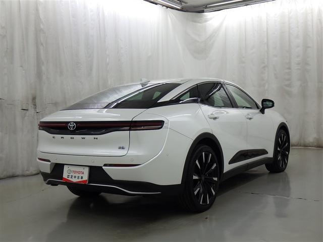 クラウンクロスオーバー ＲＳアドバンスド　衝突被害軽減システム　メモリーナビ　フルセグ　バックカメラ　ＥＴＣ　ドラレコ　ミュージックプレイヤー接続可　サンルーフ　革シート　電動シート　オートクルーズコントロール　ＬＥＤヘッドランプ　キーレス（6枚目）