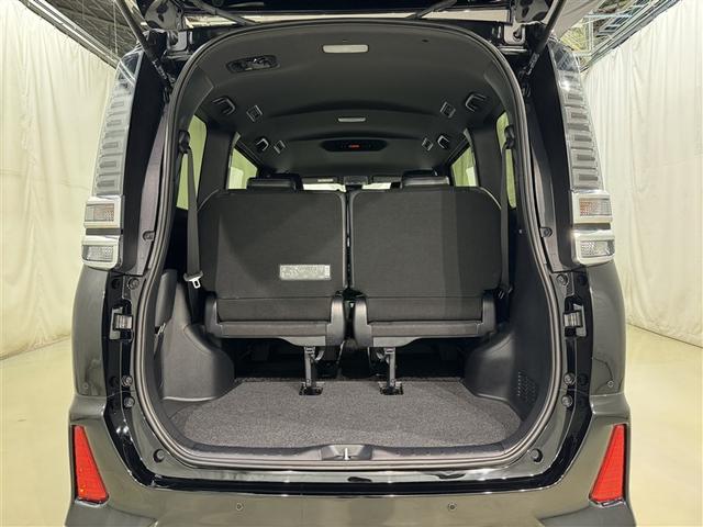 ヴォクシー ＺＳ　煌ＩＩＩ　衝突被害軽減システム　メモリーナビ　ワンセグ　バックカメラ　ＥＴＣ　ドラレコ　ＣＤ　ミュージックプレイヤー接続可　オートクルーズコントロール　ＬＥＤヘッドランプ　両側電動スライド　乗車定員７人（30枚目）