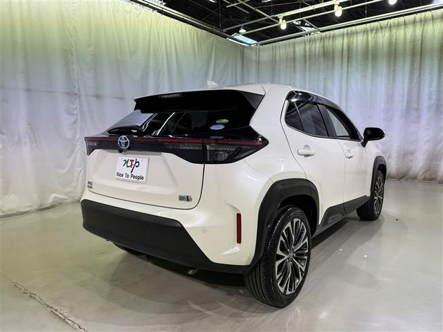 ヤリスクロス ハイブリッドＺ　衝突被害軽減システム　バックカメラ　ＥＴＣ　ドラレコ　ミュージックプレイヤー接続可　電動シート　オートクルーズコントロール　ＬＥＤヘッドランプ　スマートキー　キーレス　ハイブリッド（7枚目）