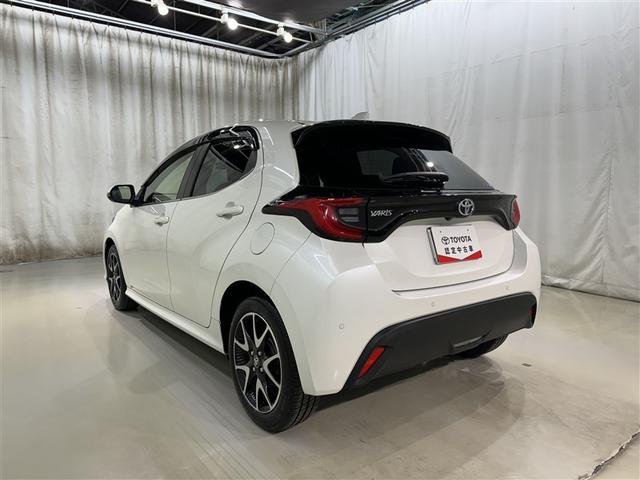 ヤリス Ｚ　衝突被害軽減システム　バックカメラ　ＥＴＣ　ドラレコ　ＣＤ　ミュージックプレイヤー接続可　ＤＶＤ再生　オートクルーズコントロール　ＬＥＤヘッドランプ　スマートキー　キーレス（6枚目）