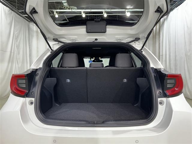 ヤリス Ｚ　衝突被害軽減システム　バックカメラ　ＥＴＣ　ドラレコ　ＣＤ　ミュージックプレイヤー接続可　ＤＶＤ再生　オートクルーズコントロール　ＬＥＤヘッドランプ　スマートキー　キーレス（29枚目）