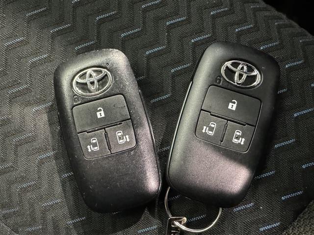 ルーミー カスタムＧ　衝突被害軽減システム　メモリーナビ　フルセグ　バックカメラ　ＥＴＣ　ドラレコ　ＣＤ　ミュージックプレイヤー接続可　ＤＶＤ再生　オートクルーズコントロール　ＬＥＤヘッドランプ　両側電動スライド　キーレス（29枚目）