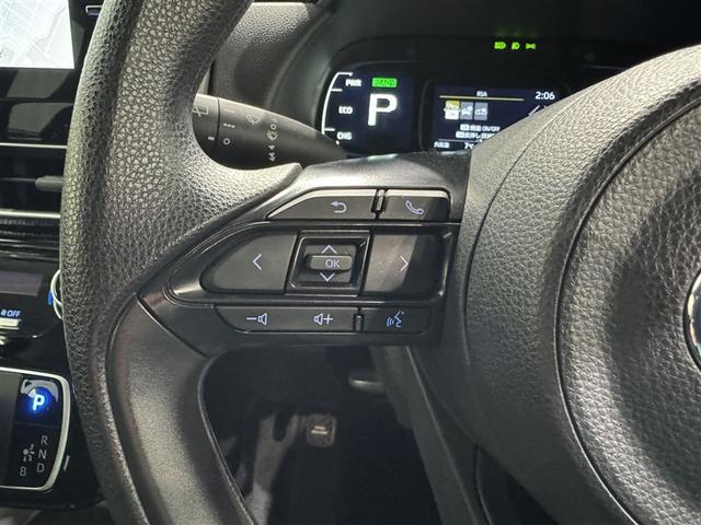 �X�e�A�����O�X�C�b�`�����I�^�]���Ȃ���茳�ŃI�[�f�B�I�̑���Ȃǂ��ł��܂��B