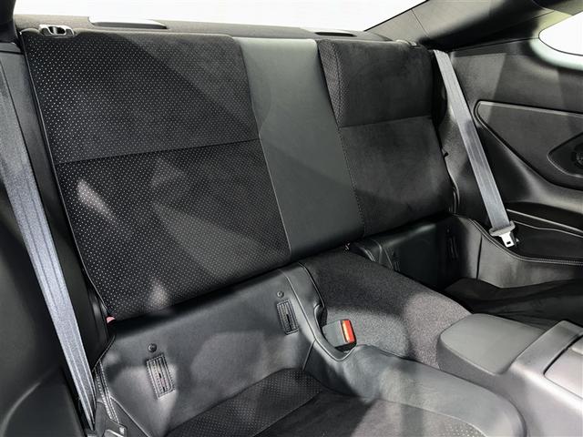 ＧＲ８６ ＲＺ　６速マニュアル　衝突被害軽減システム　メモリーナビ　フルセグ　バックカメラ　ＥＴＣ　ドラレコ　ＣＤ　ミュージックプレイヤー接続可　ＤＶＤ再生　オートクルーズコントロール　ＬＥＤヘッドランプ　キーレス（30枚目）