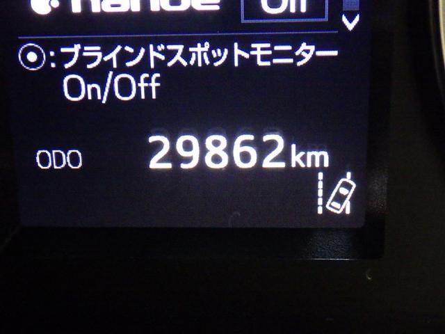 ヴェルファイアハイブリッド Ｖ　衝突被害軽減システム　メモリーナビ　フルセグ　バックカメラ　ＥＴＣ　ドラレコ　ミュージックプレイヤー接続可　サンルーフ　電動シート　オートクルーズコントロール　ＬＥＤヘッドランプ　両側電動スライド（26枚目）