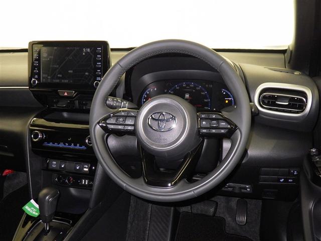 ヤリスクロス Z 衝突被害軽減システム メモリーナビ フルセグ バックカメラ ETC ドラレコ ミュージックプレイヤー接続可 電動シート オートクルーズコントロール LEDヘッドランプ スマートキー キーレス(9枚目)