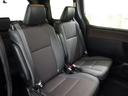 足元広々で、ゆったりとした後席ですね。　後席でノビノビ、リラックス快適な空間でドライブはいかがですか。