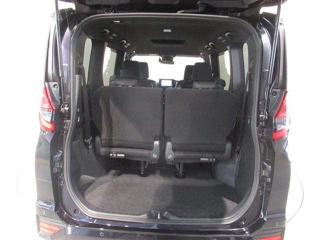 ノア Ｓ－Ｇ　衝突被害軽減システム　メモリーナビ　フルセグ　バックカメラ　ＥＴＣ　ミュージックプレイヤー接続可　オートクルーズコントロール　ＬＥＤヘッドランプ　電動スライドドア　乗車定員７人　３列シート　キーレス（13枚目）