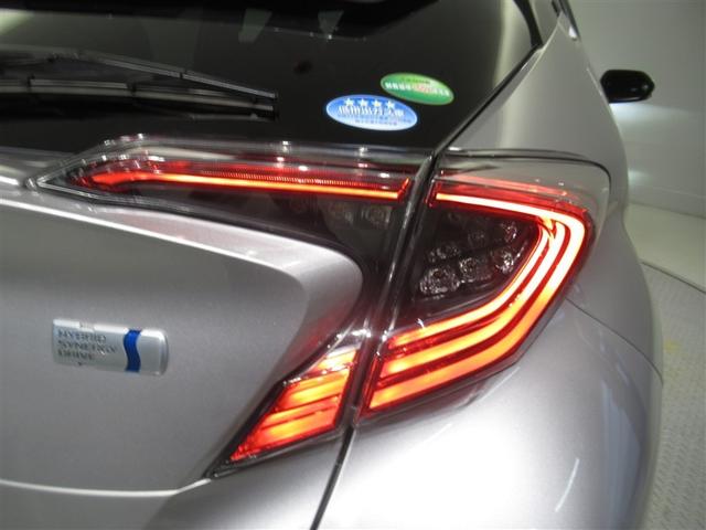 ＬＥＤテールライトです。省電力、高輝度のＬＥＤは明るく照らすので夜間運転時の視認性を高めます。スタイリッシュな見た目で細かいところもこだわりたいあなたに！