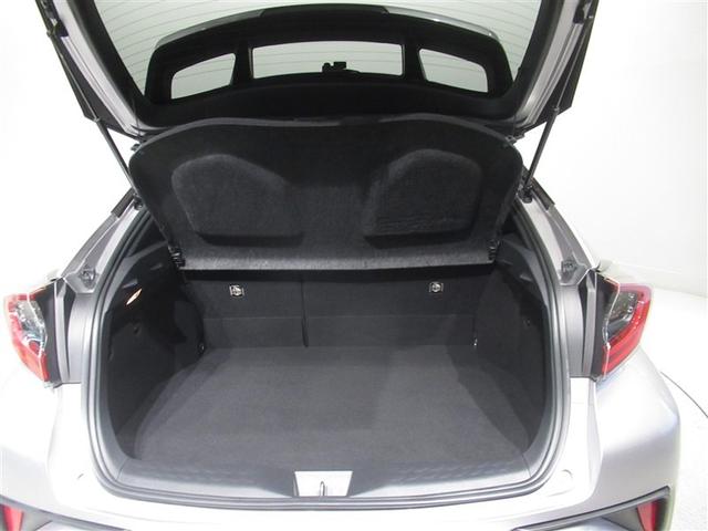 広々としたラゲージスペースを備えています。大きなものや長さのある荷物もしっかりと積み込めます。