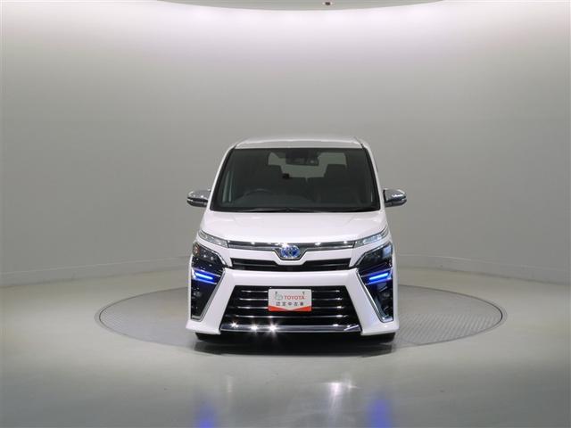 ヴォクシー ハイブリッドＺＳ　煌ＩＩＩ　衝突被害軽減システム　メモリーナビ　フルセグ　バックカメラ　ＥＴＣ　ＣＤ　ミュージックプレイヤー接続可　ＤＶＤ再生　後席モニター　オートクルーズコントロール　ＬＥＤヘッドランプ　両側電動スライド（2枚目）