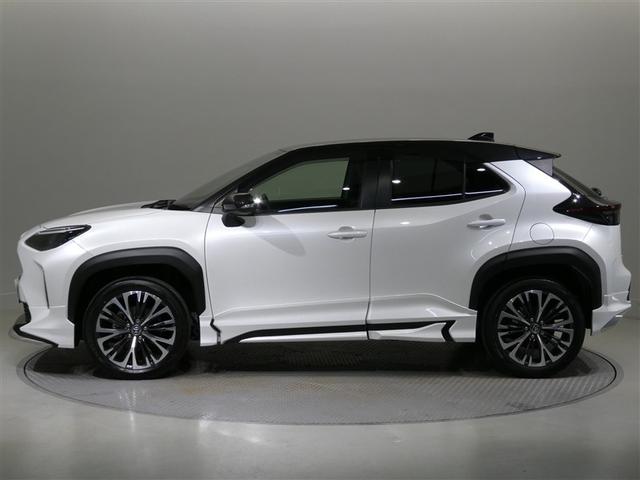 ヤリスクロス ハイブリッドＺ　衝突被害軽減システム　メモリーナビ　フルセグ　バックカメラ　ＥＴＣ　ミュージックプレイヤー接続可　オートクルーズコントロール　ＬＥＤヘッドランプ　スマートキー　キーレス　ハイブリッド　ワンオーナー（3枚目）