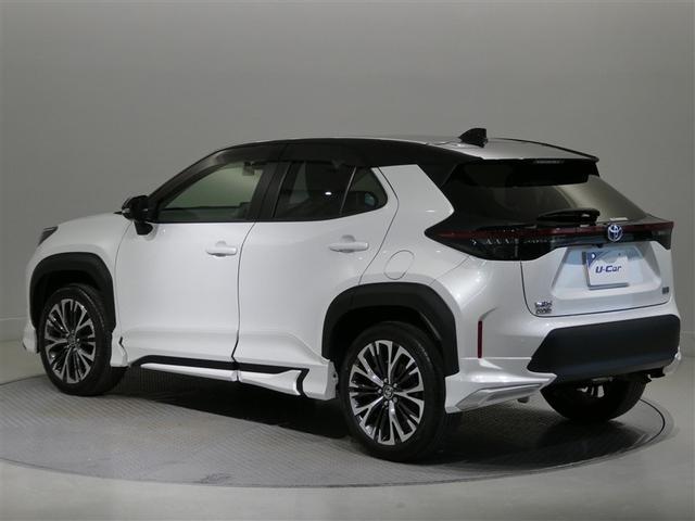 ヤリスクロス ハイブリッドＺ　衝突被害軽減システム　メモリーナビ　フルセグ　バックカメラ　ＥＴＣ　ミュージックプレイヤー接続可　オートクルーズコントロール　ＬＥＤヘッドランプ　スマートキー　キーレス　ハイブリッド　ワンオーナー（4枚目）