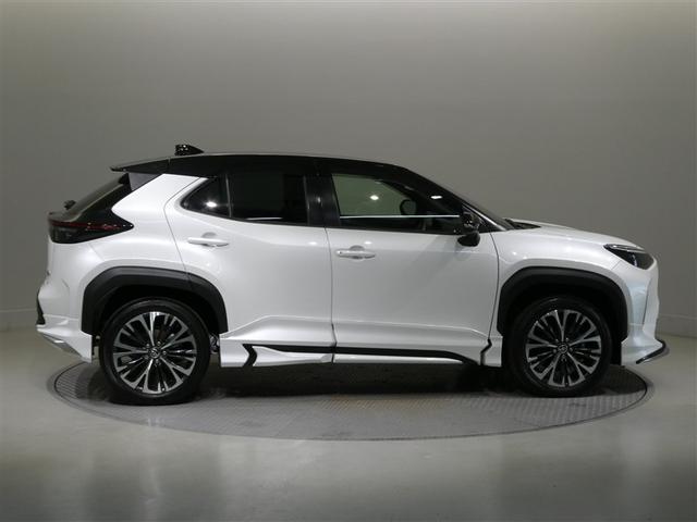 ヤリスクロス ハイブリッドＺ　衝突被害軽減システム　メモリーナビ　フルセグ　バックカメラ　ＥＴＣ　ミュージックプレイヤー接続可　オートクルーズコントロール　ＬＥＤヘッドランプ　スマートキー　キーレス　ハイブリッド　ワンオーナー（7枚目）