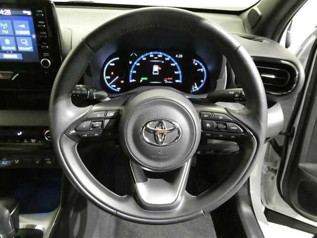 ヤリスクロス ハイブリッドＺ　衝突被害軽減システム　メモリーナビ　フルセグ　バックカメラ　ＥＴＣ　ミュージックプレイヤー接続可　オートクルーズコントロール　ＬＥＤヘッドランプ　スマートキー　キーレス　ハイブリッド　ワンオーナー（17枚目）