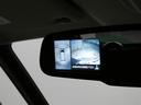 パノラミックビューモニター付きです。車両を上から見たような映像をディスプレイオーディオ画面に表示。運転席からの目視だけでは見にくい、車両周辺の状況をリアルタイムでしっかり確認できます。